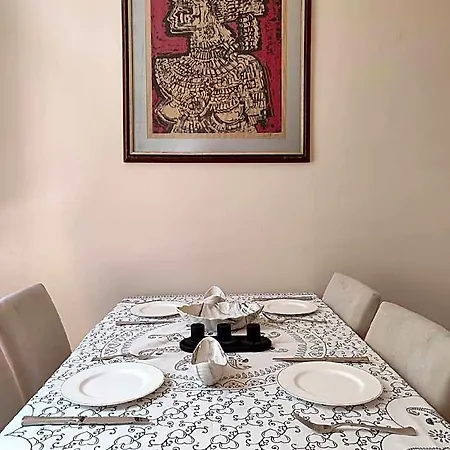 And Cozy Flat In Taksim מלון